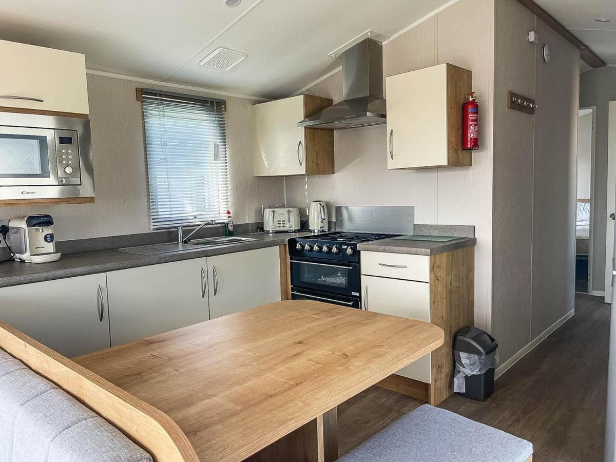 Hotel Lovely 8 Berth Caravan For Hire At Barmston Beach Holiday Park Ref 62002O Lund Esterno foto
